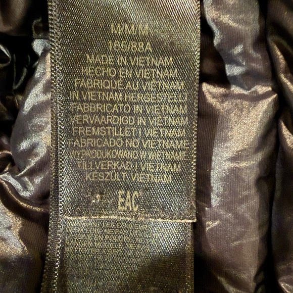 Marmot Black Thinsulate Puffer Vest Women’s M Lightweight Zip - Picture 10 of 11